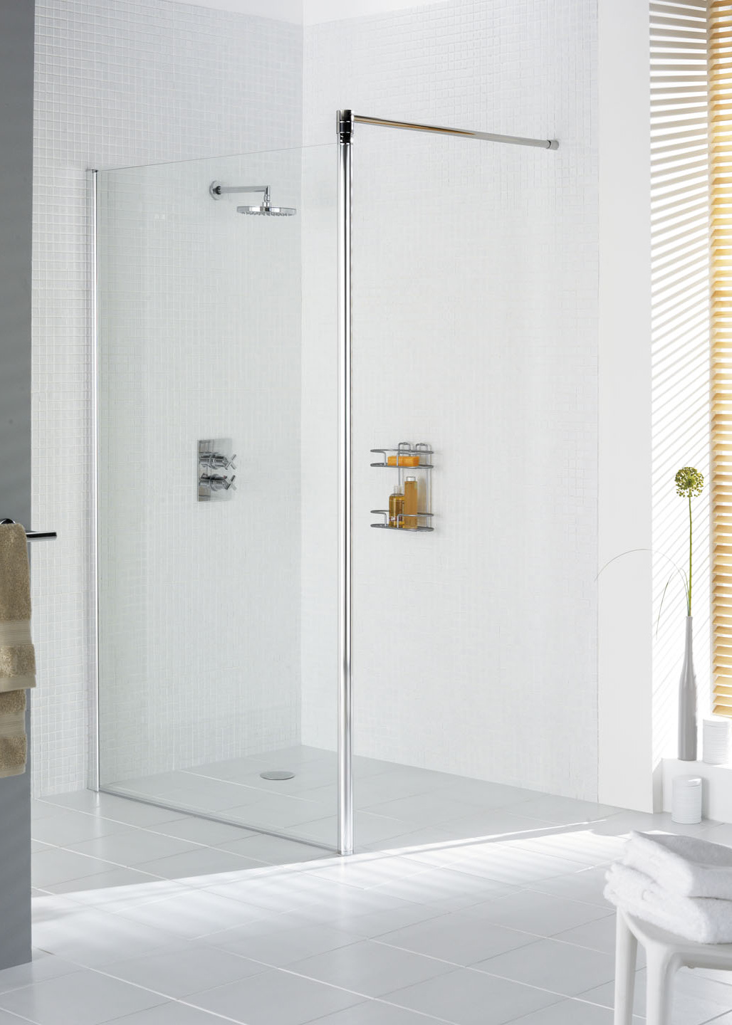 Lakes Classic Shower Screen